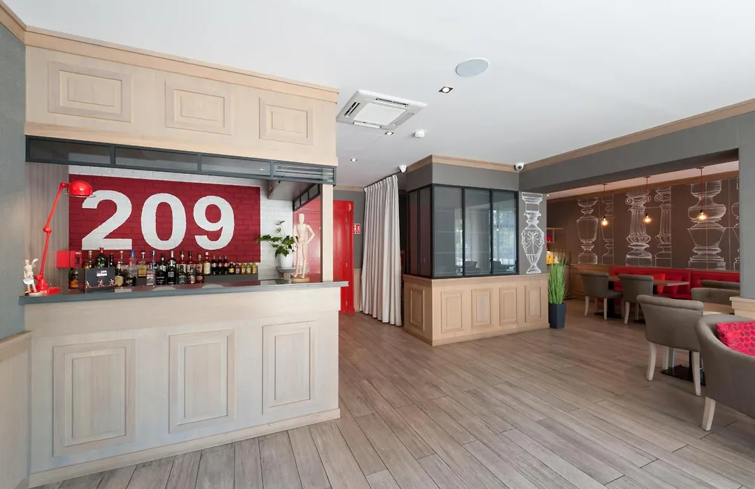 Hotel Le 209 Paris Bercy-1
